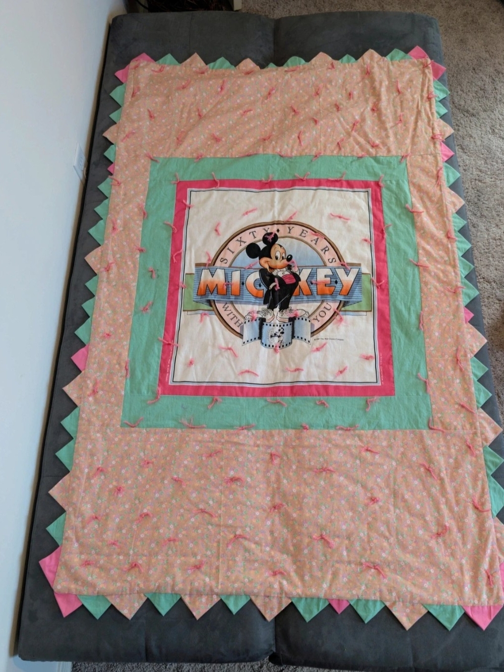 Handmade Vintage Mickey Mouse 60th Anniversary Quilt Prairie Point Border (1988)